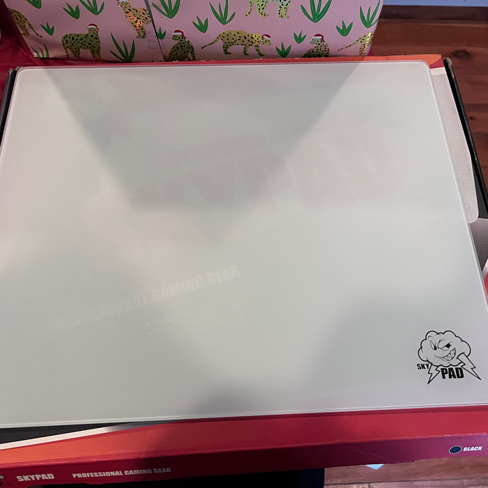 Mousepad stories on commaful